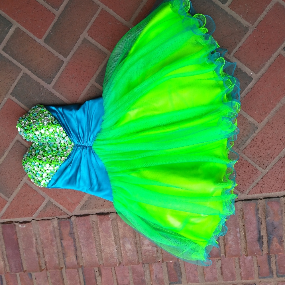 Prom Dress - Picture 5 of 5